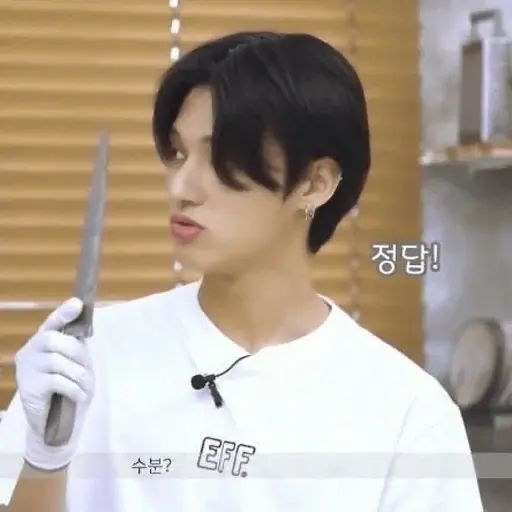Sticker “Ateez-9”